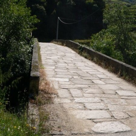 Ponte Antiga de Santa Leocádia