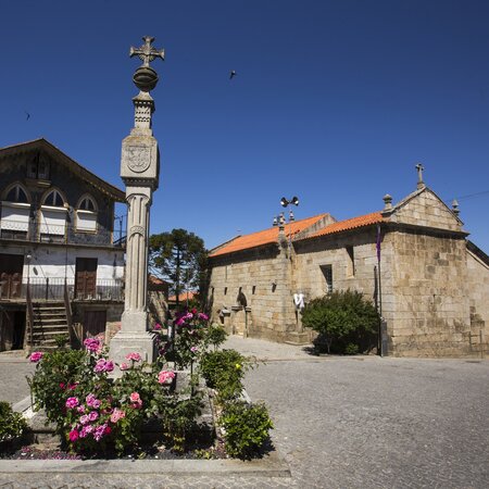 Largo da Colegiada
