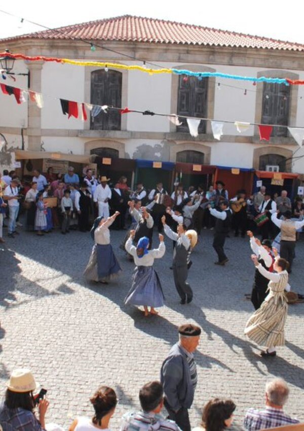 pessoas_a_dancar___rancho_folcorico