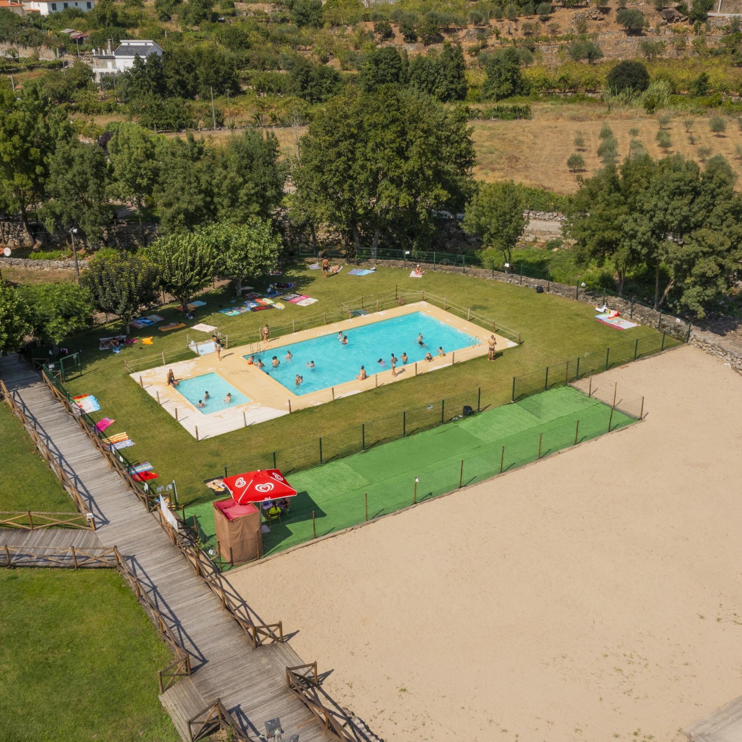 Piscinas e Praia Fluvial da Granja do Tedo