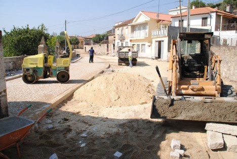 Calcetamento da avenida António Silva - OBRAS