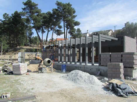 Colocação de infra-estruturas na Travessa da Estrada - OBRAS