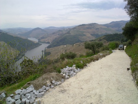 Calcetamento do caminho agrícola de Santo António - OBRA