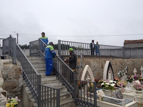 Construção de grade de protecção no cemitério - OBRAS