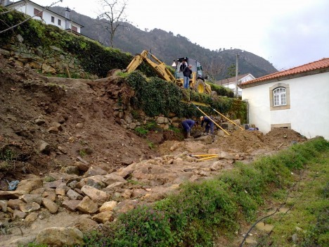 Construção de muro junto da casa paroquial - ANTES