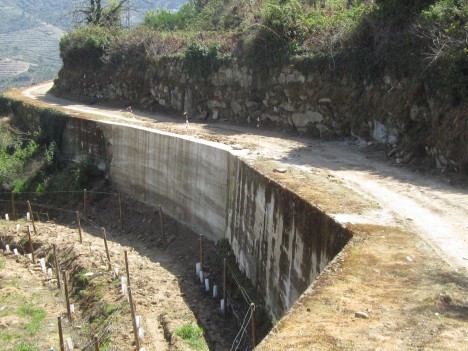 Reconstrução do muro no caminho de Quintã - DEPOIS