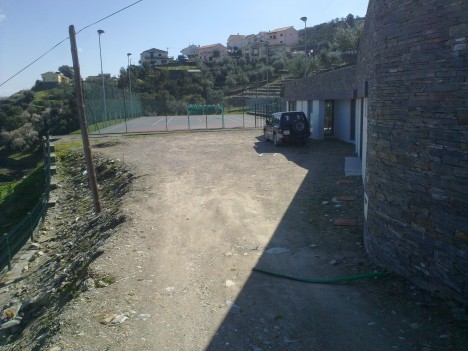 Calcetamento da envolvente do polidesportivo - ANTES