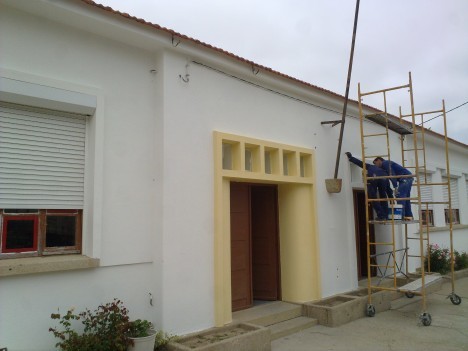 Recuperação da escola, incluindo telhado, WC e pintura