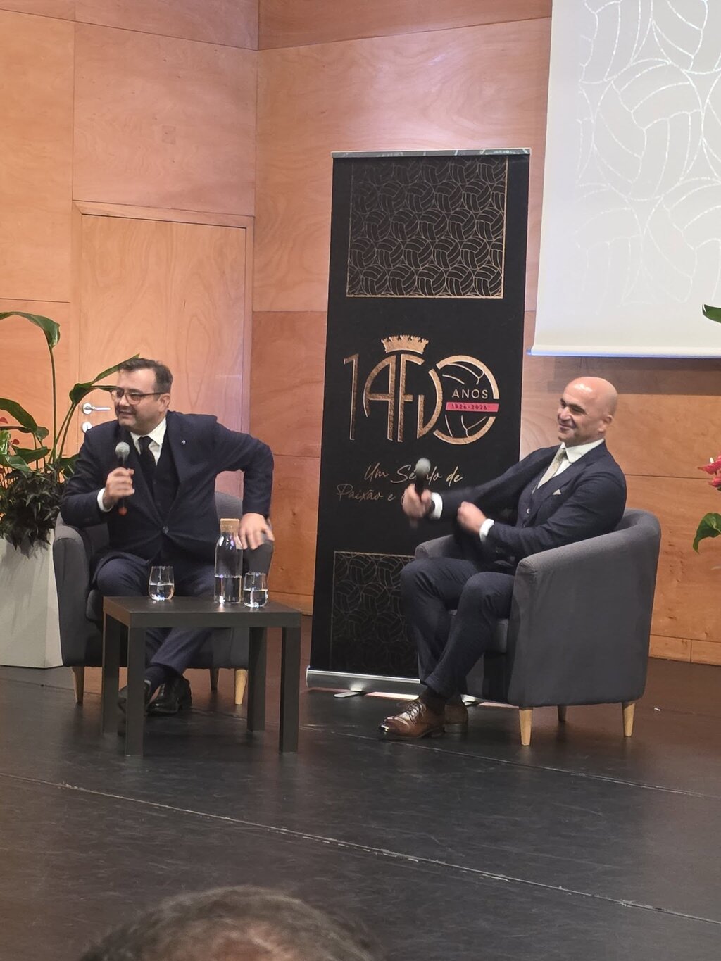 𝗢 𝗠𝘂𝗻𝗶𝗰𝗶́𝗽𝗶𝗼 𝗱𝗲 𝗧𝗮𝗯𝘂𝗮𝗰̧𝗼 𝗺𝗮𝗿𝗰𝗼𝘂 𝗽𝗿𝗲𝘀𝗲𝗻𝗰̧𝗮 𝗻𝗼 𝗶𝗻𝗶́𝗰𝗶𝗼 𝗱𝗮𝘀 𝗰𝗼𝗺𝗲𝗺𝗼𝗿𝗮𝗰̧𝗼̃𝗲𝘀 𝗱𝗼 𝗰𝗲𝗻𝘁𝗲𝗻𝗮́𝗿𝗶𝗼 𝗱𝗮 𝗔𝘀𝘀𝗼𝗰𝗶𝗮...