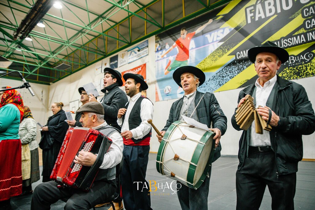  𝗖𝗨𝗠𝗣𝗥𝗜𝗨-𝗦𝗘 𝗔 𝗧𝗥𝗔𝗗𝗜𝗖̧𝗔̃𝗢, 𝗖𝗔𝗡𝗧𝗔𝗥𝗔𝗠-𝗦𝗘 𝗔𝗦 𝗝𝗔𝗡𝗘𝗜𝗥𝗔𝗦  