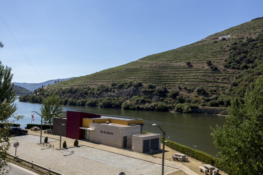 foto cais fluvial do Távora